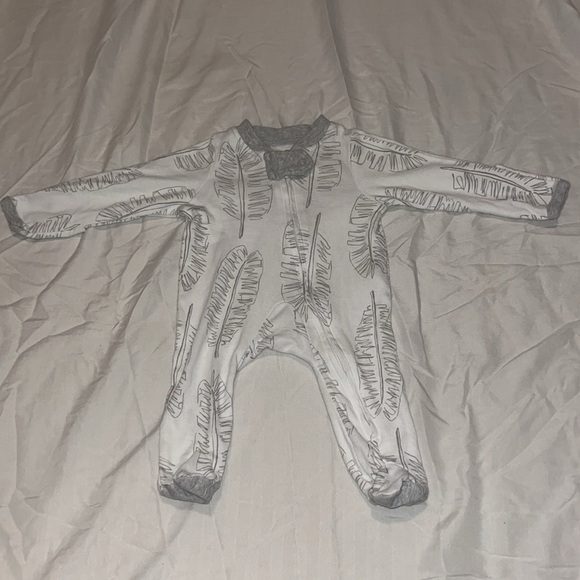 14 pcs. Preemie Bundle - Picture 8 of 11